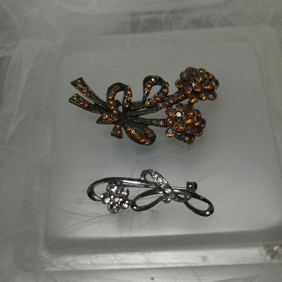 Vintage Flower Brooches Lot of 2 - Picture 6 of 9